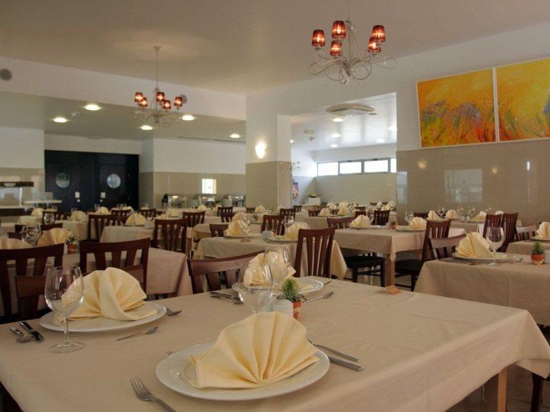 Hotel Quercus Дрвеник Экстерьер фото
